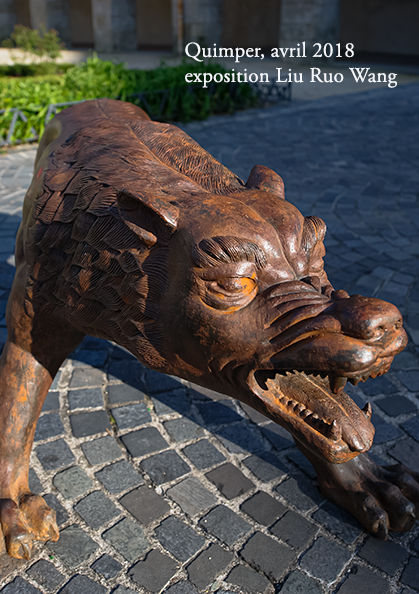 France, Quimper, exposition des loups du sculteur chinois Liu Ruo Wang